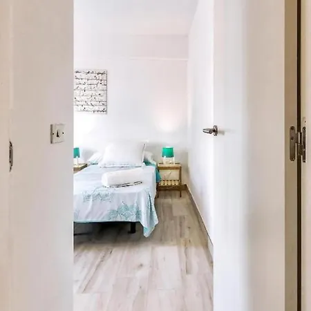 Two Bedroom In Playa De Americas Apartment *