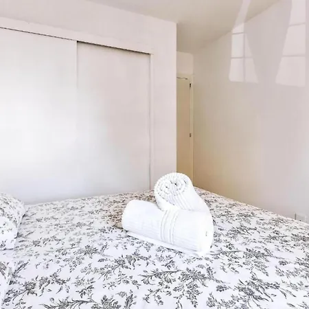 Two Bedroom In Playa De Americas Apartamento